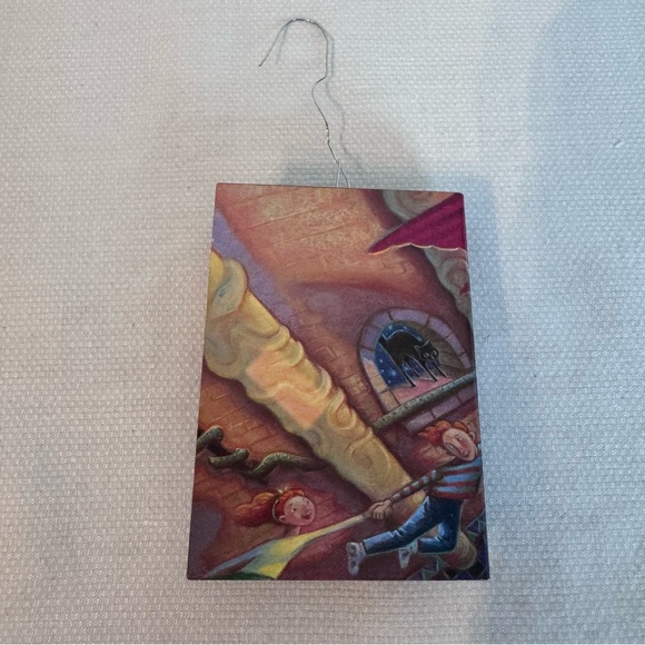 Harry Potter Book 2019 Hallmark Keepsake Ornament - Picture 5 of 7